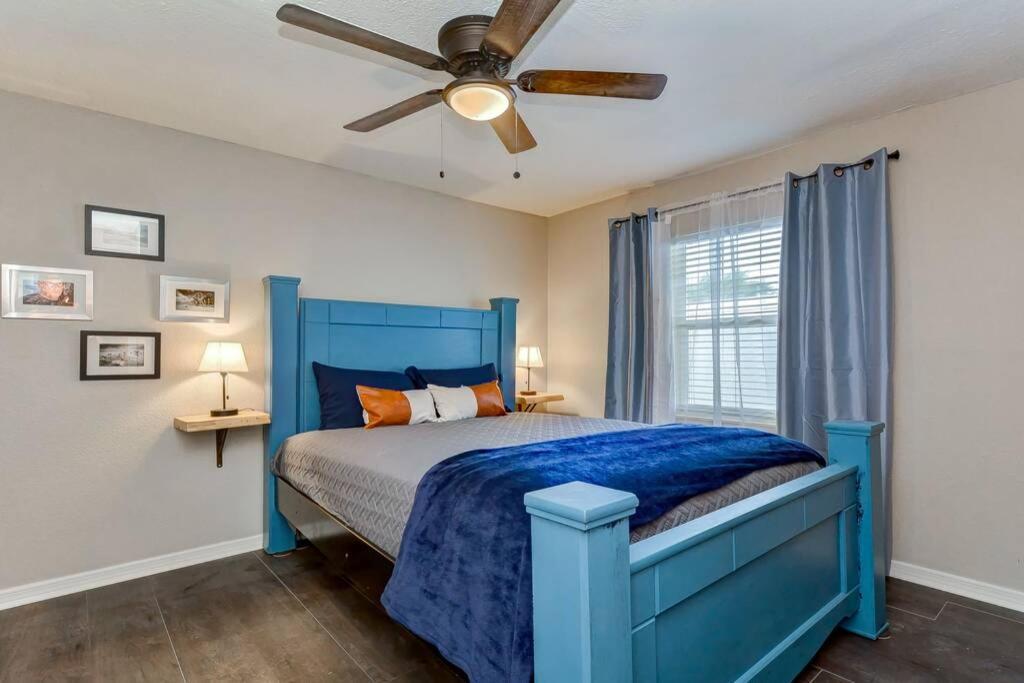 Driftwood Castle Urban Oasis With Firepit Near Convention Center And Amalie Arena, Room For 6 Tampa Exterior foto
