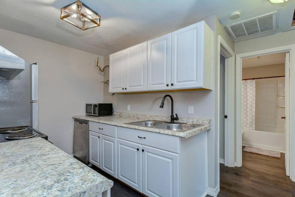 Driftwood Castle Urban Oasis With Firepit Near Convention Center And Amalie Arena, Room For 6 Tampa Exterior foto